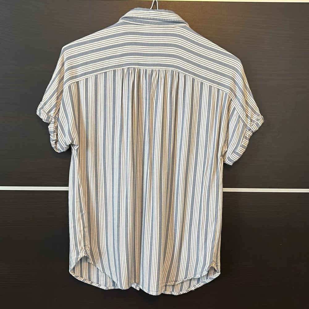 Universal Thread Women's Blue Striped Button Down… - image 7